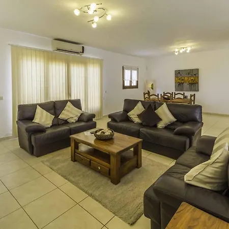 Azure - Lh122 By Now Ltd Villa Playa Blanca (Lanzarote)